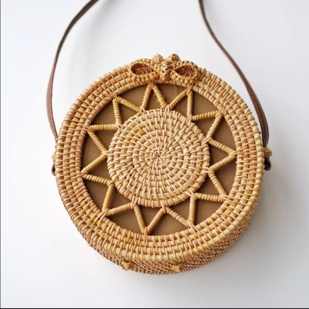 Hand Crafted ratan Bag - Picture 1 of 5